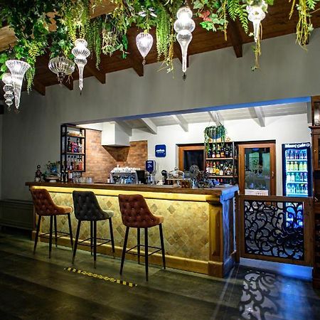 Albero Hotel Perama  外观 照片
