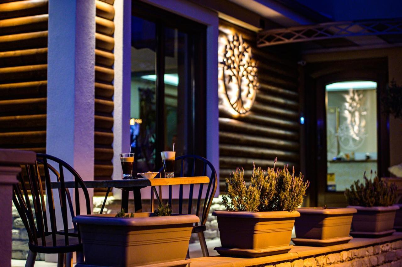 Albero Hotel Perama  外观 照片