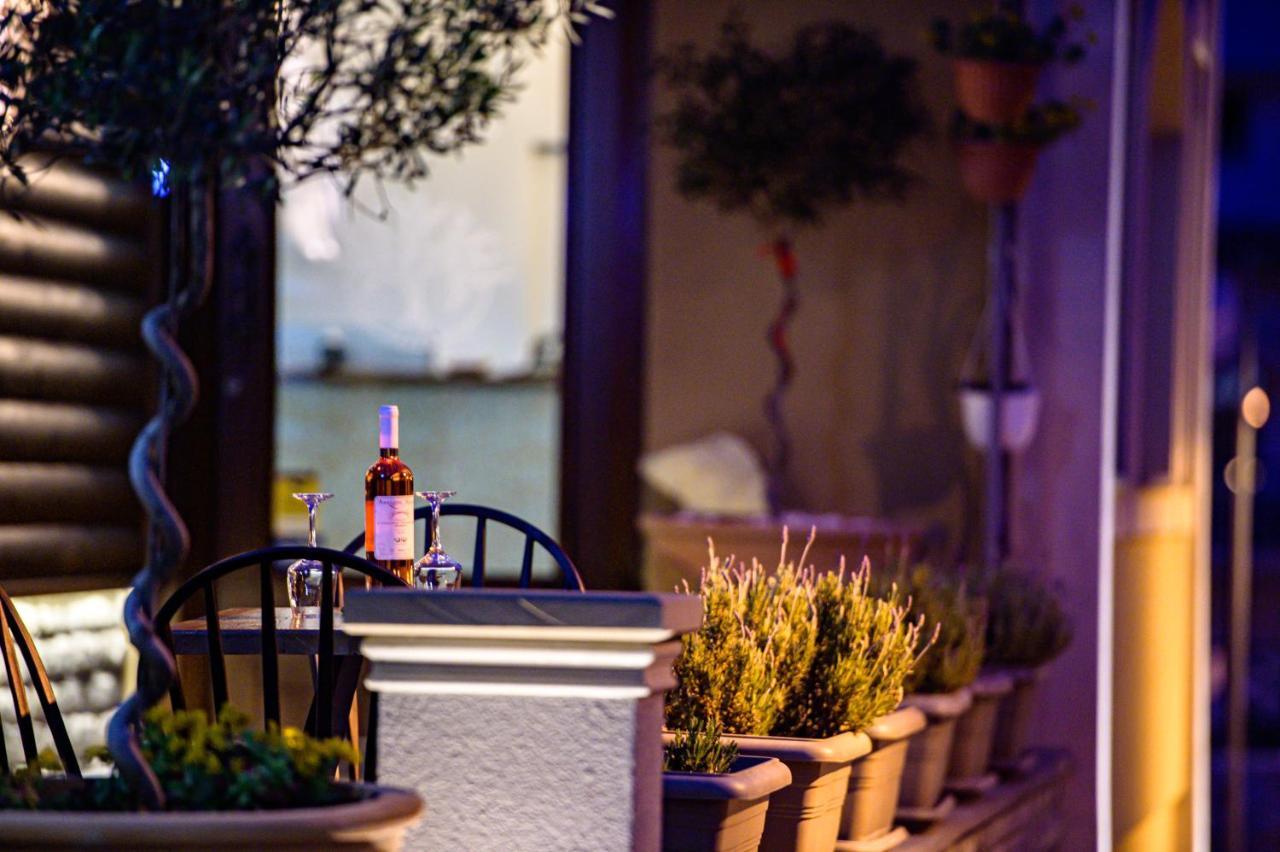 Albero Hotel Perama  外观 照片