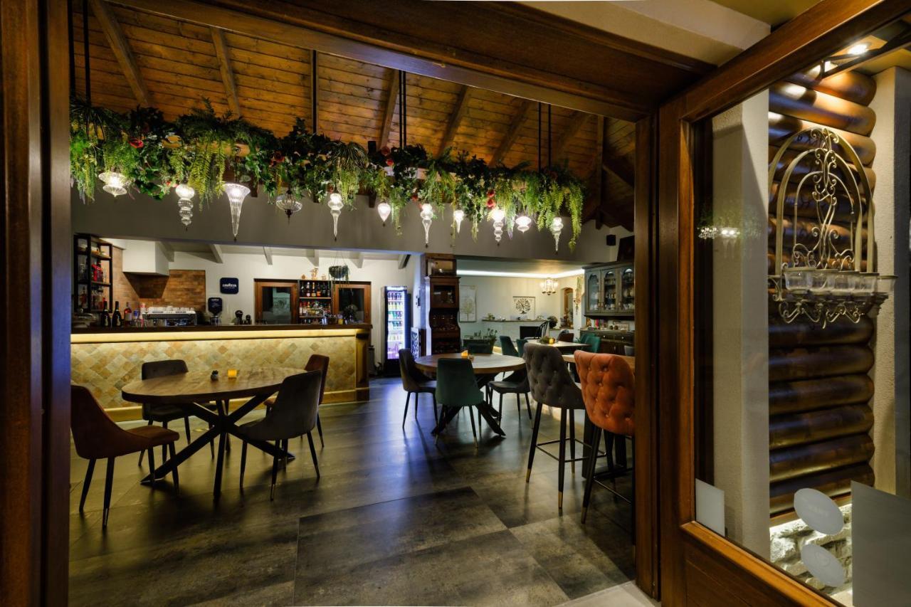 Albero Hotel Perama  外观 照片