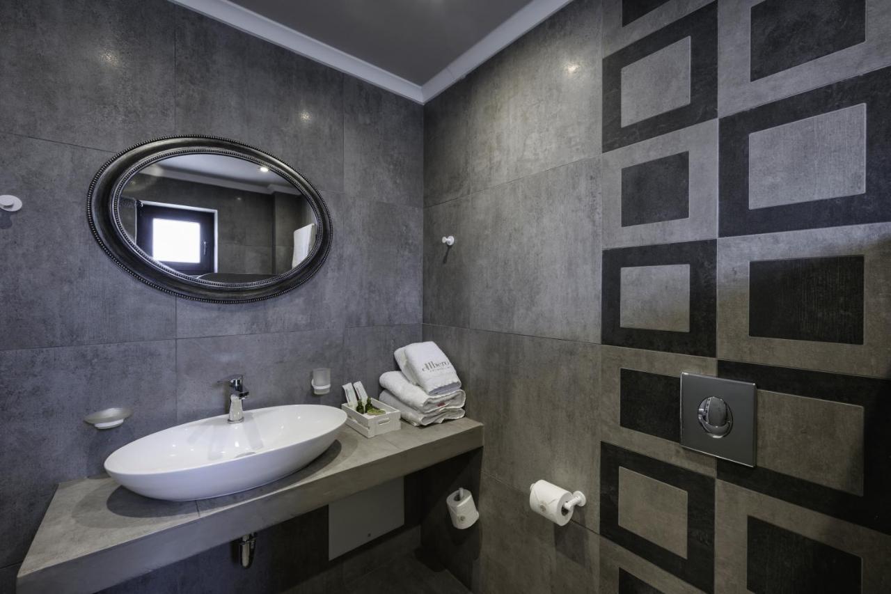Albero Hotel Perama  外观 照片
